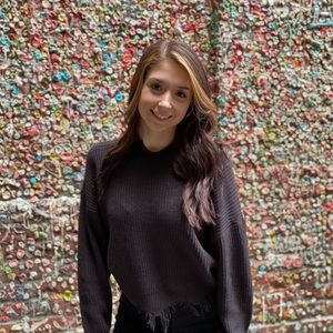 Meet your Posher, Danielle